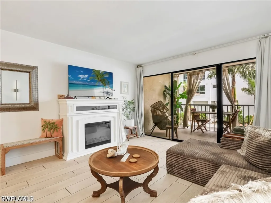 260 Southbay Drive Naples FL 34108