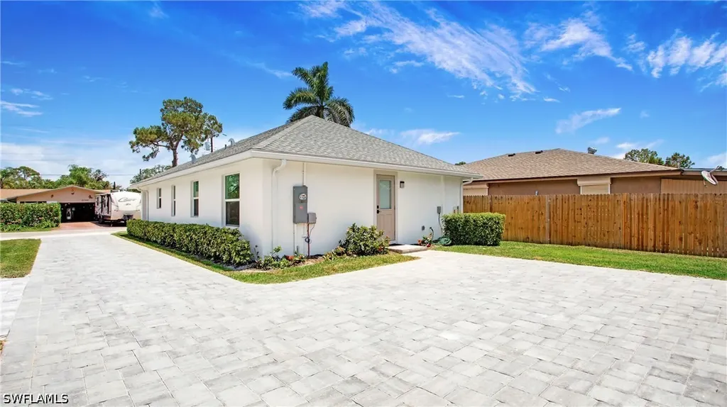 27310 Dortch Avenue Bonita Springs FL 34135