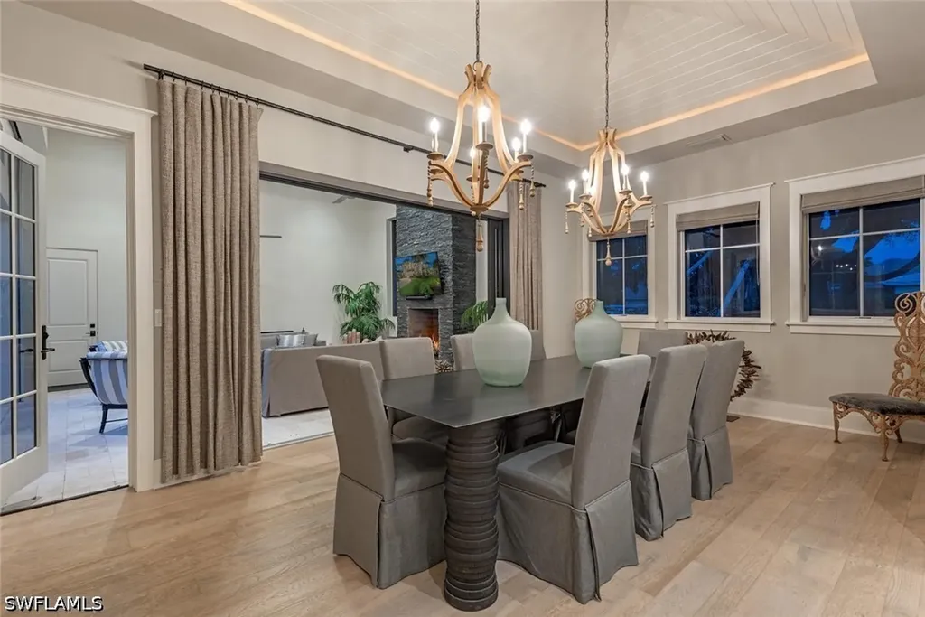 3170 Crayton Road Naples FL 34103