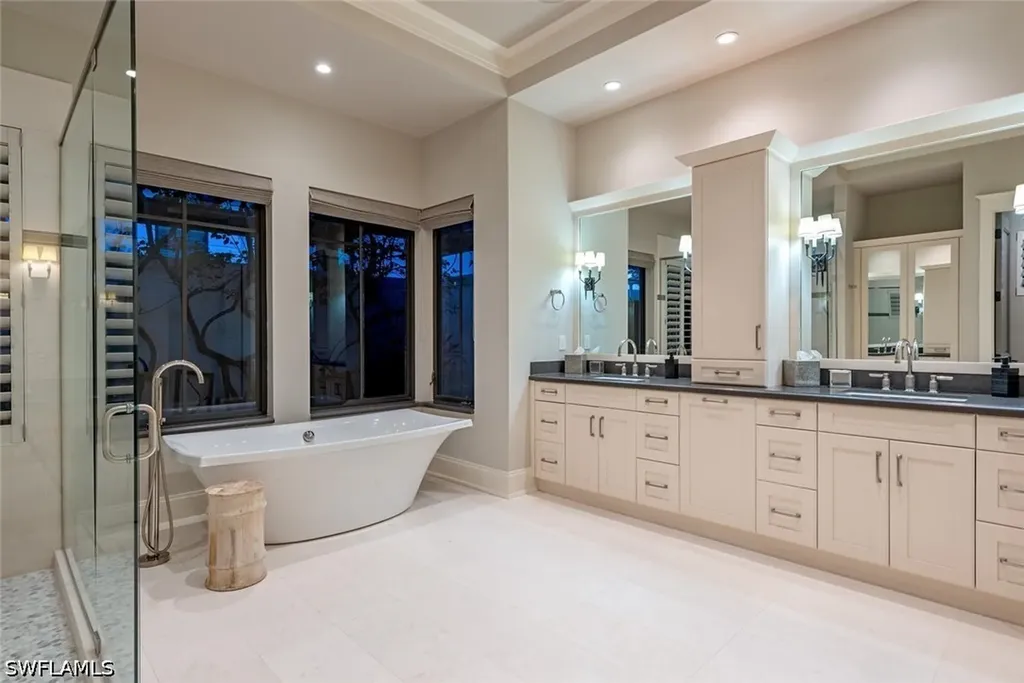 3170 Crayton Road Naples FL 34103