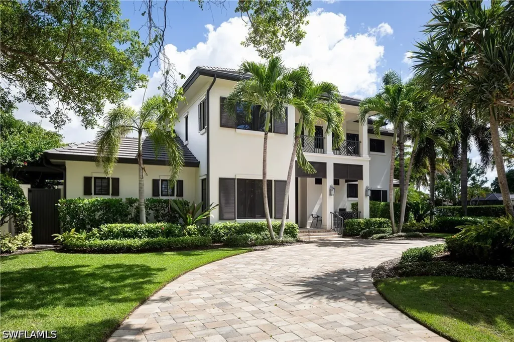 3170 Crayton Road Naples FL 34103