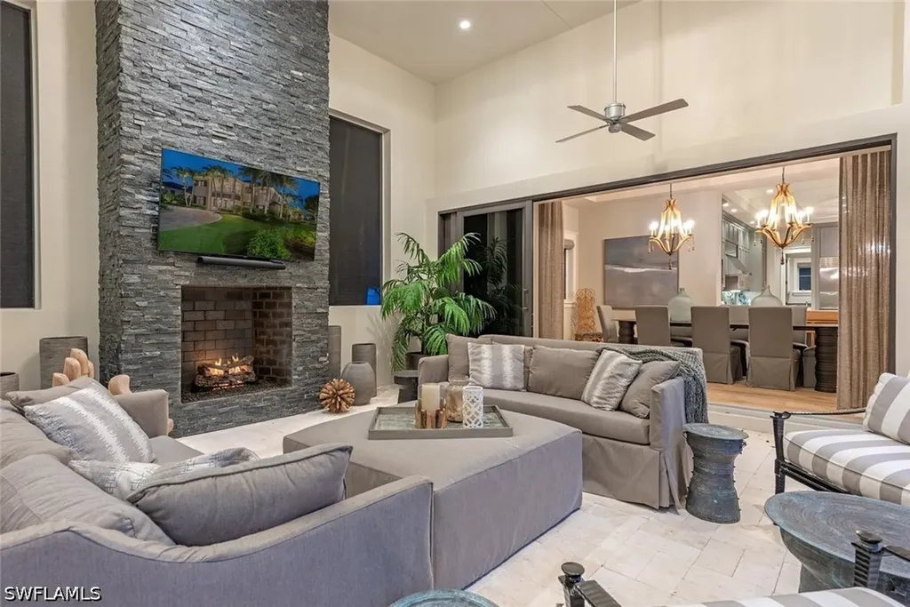 3170 Crayton Road Naples FL 34103