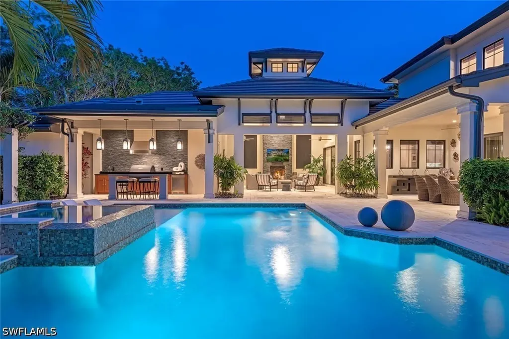 3170 Crayton Road Naples FL 34103