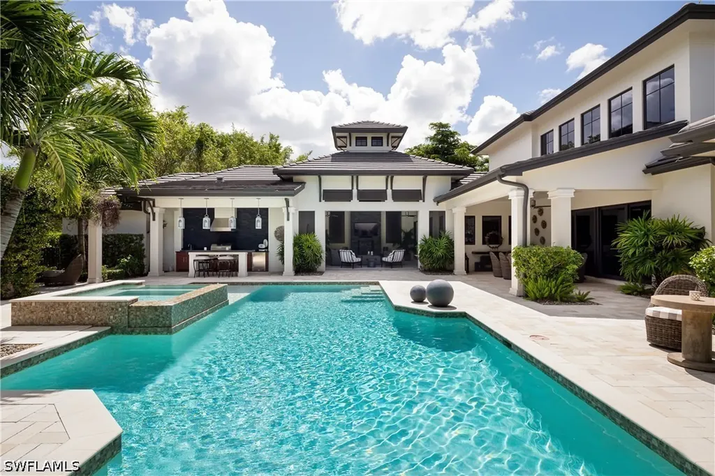 3170 Crayton Road Naples FL 34103