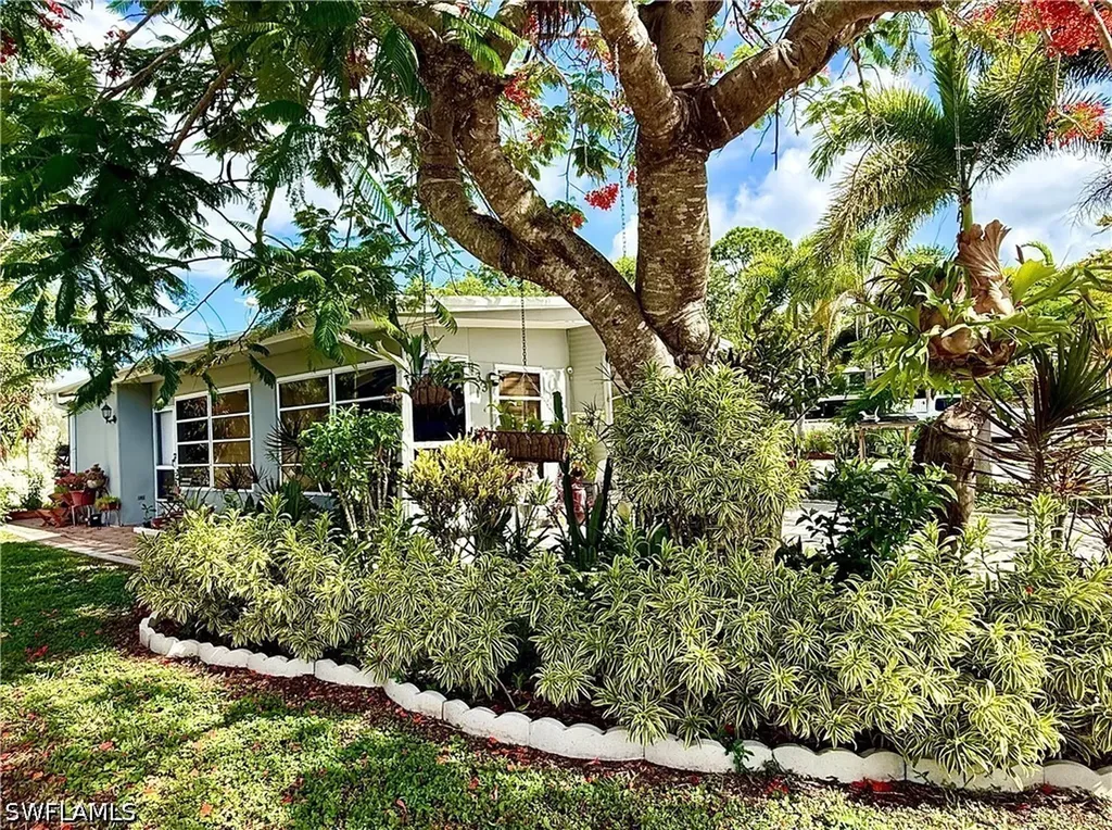133 Redwood Lane Naples FL 34114