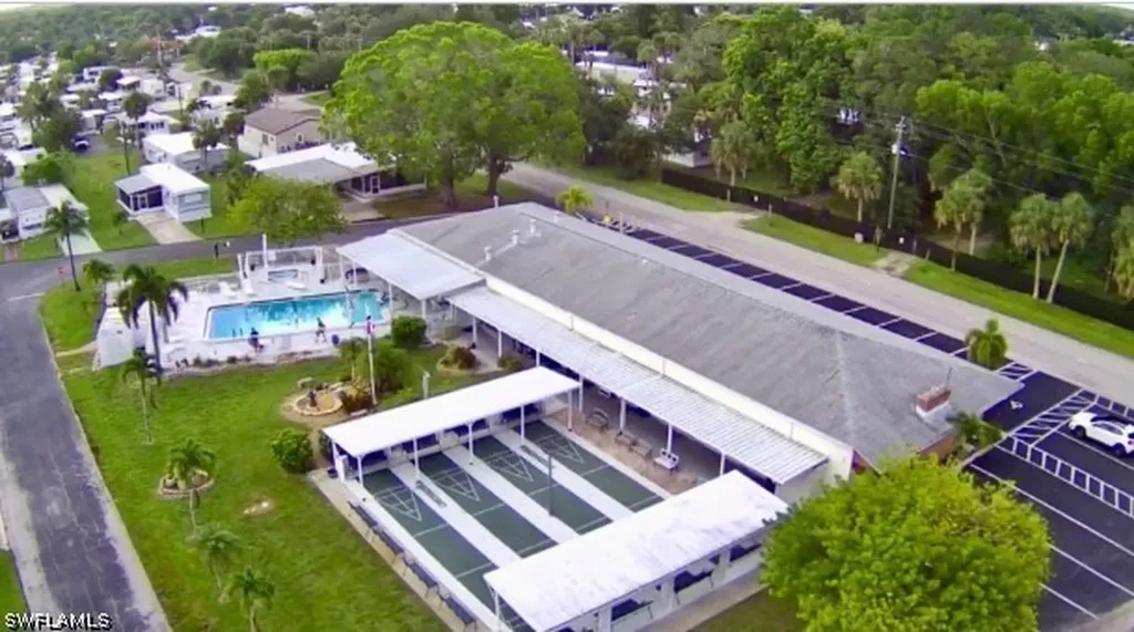 133 Redwood Lane Naples FL 34114