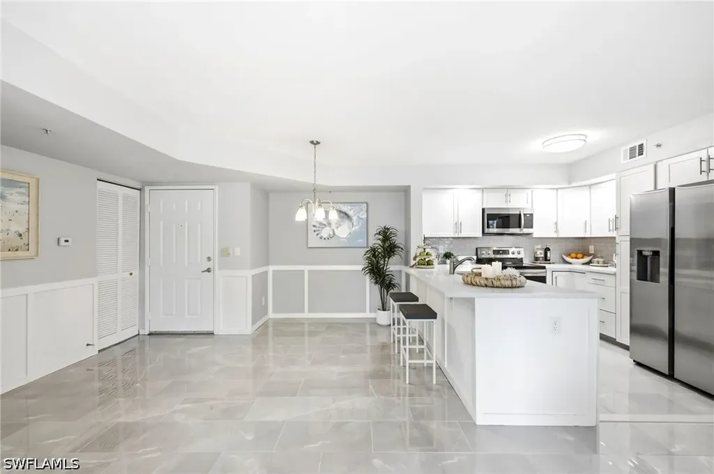1240 Wildwood Lakes Boulevard Naples FL 34104