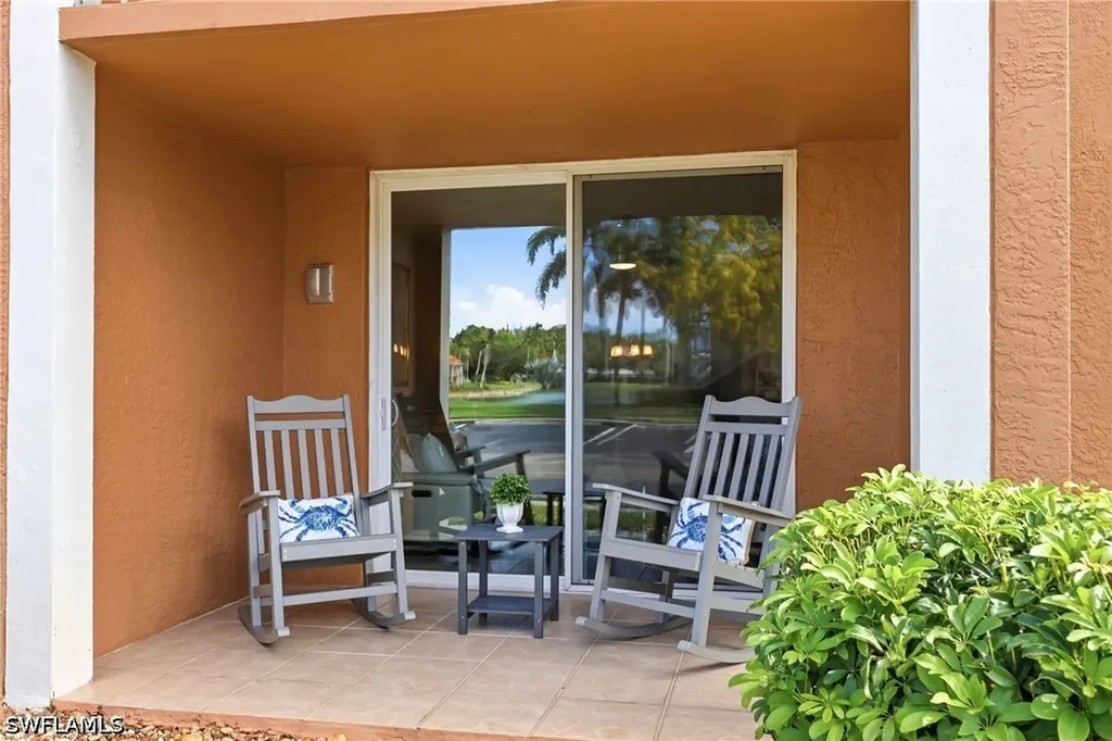 1240 Wildwood Lakes Boulevard Naples FL 34104