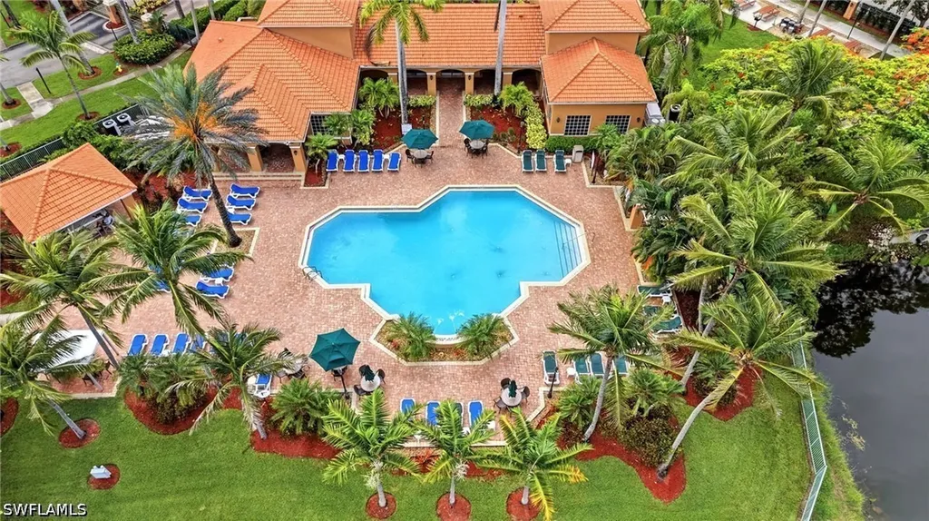 1240 Wildwood Lakes Boulevard Naples FL 34104