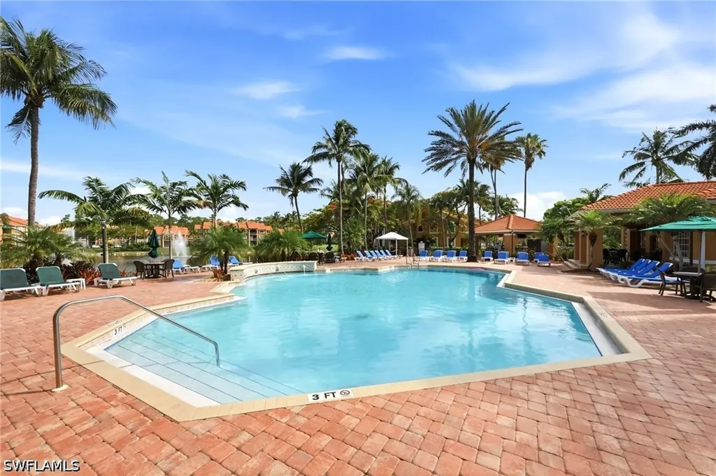 1240 Wildwood Lakes Boulevard Naples FL 34104