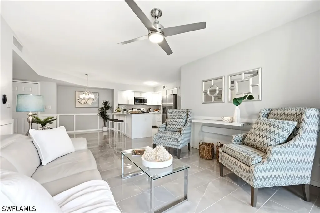 1240 Wildwood Lakes Boulevard Naples FL 34104