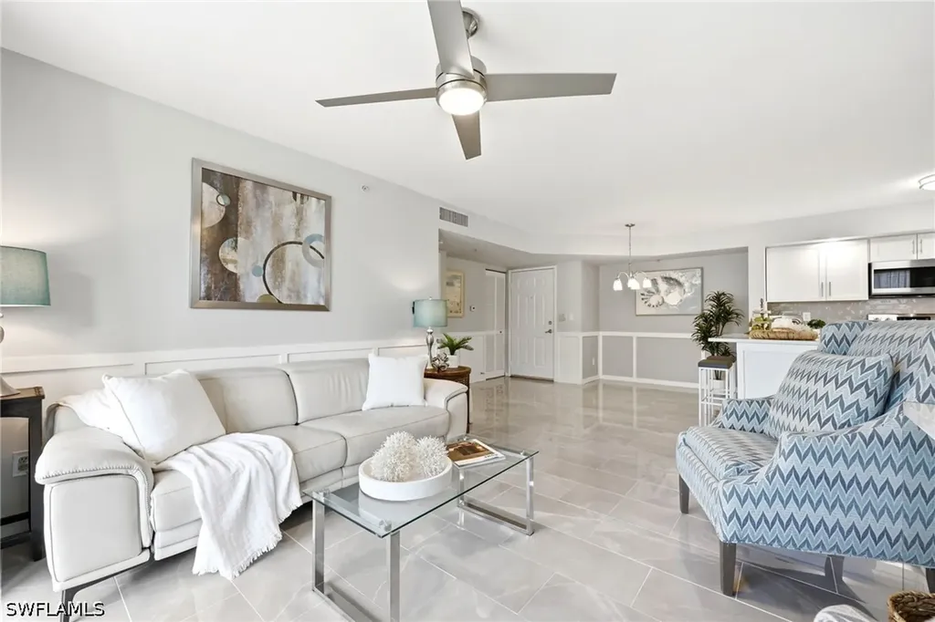 1240 Wildwood Lakes Boulevard Naples FL 34104