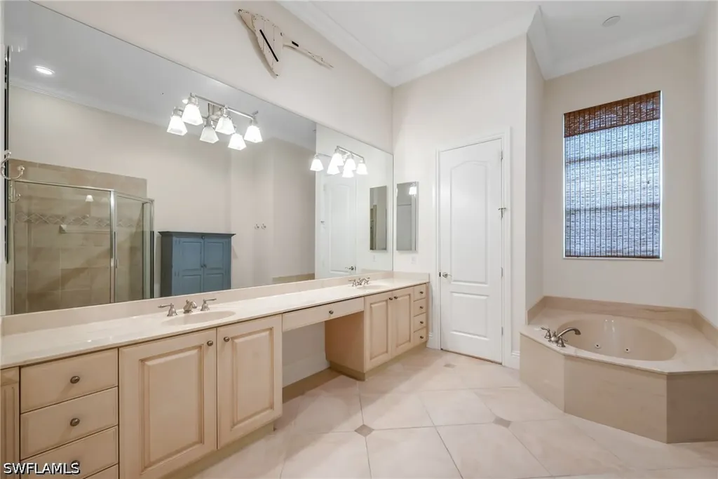 8572 Bellagio Drive Naples FL 34114
