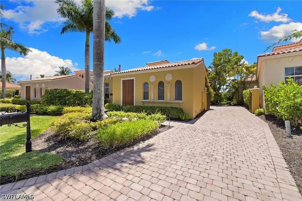 8572 Bellagio Drive Naples FL 34114