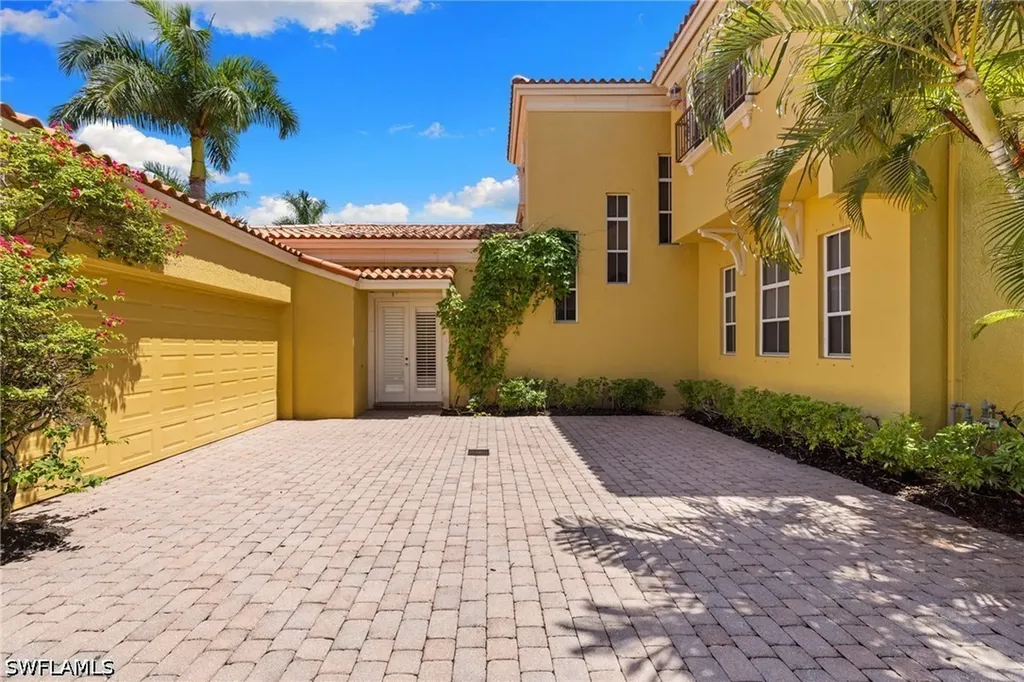 8572 Bellagio Drive Naples FL 34114