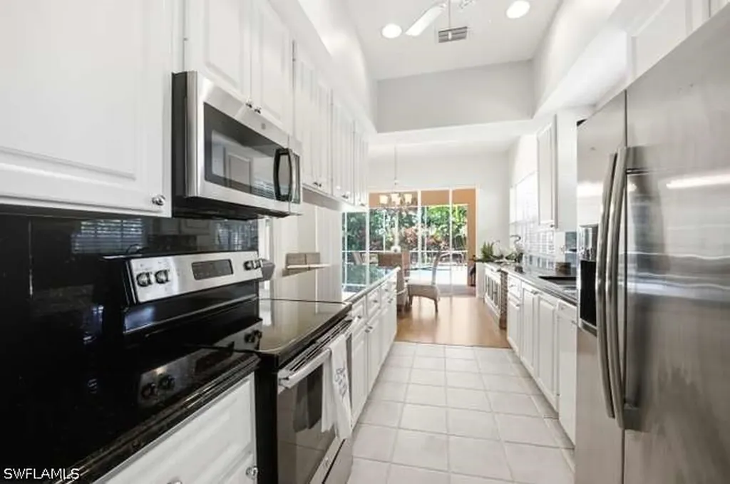 6000 Via Bella Court Naples FL 34109