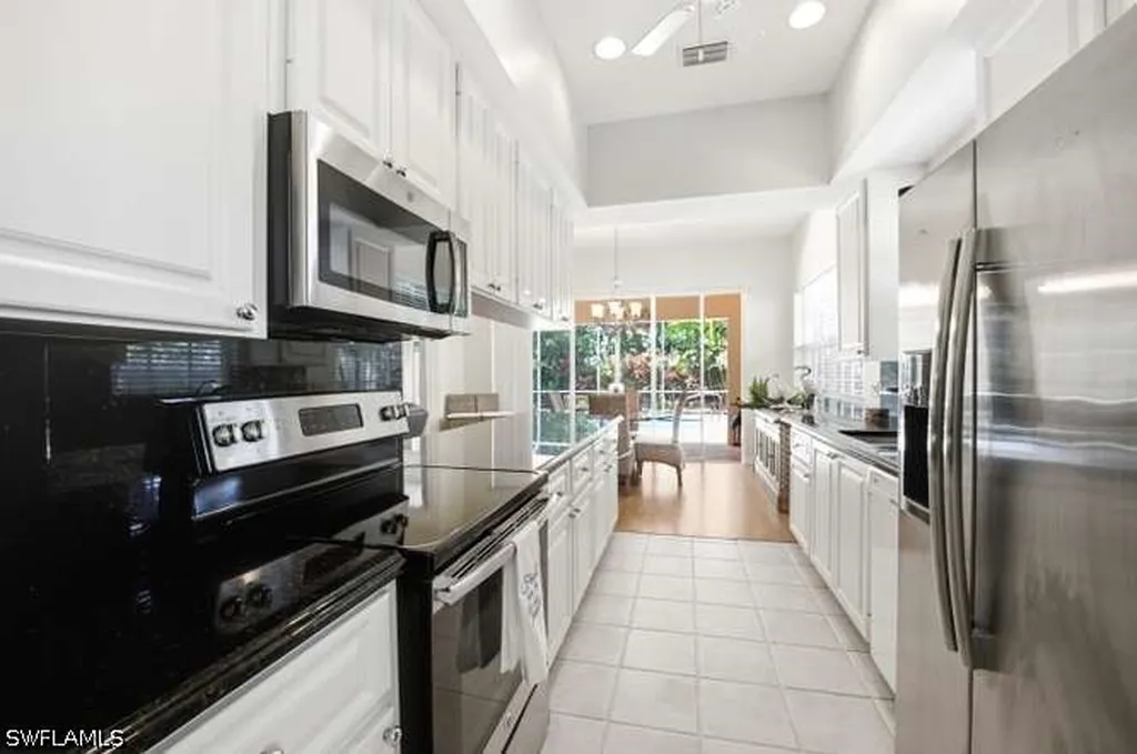 6000 Via Bella Court Naples FL 34109