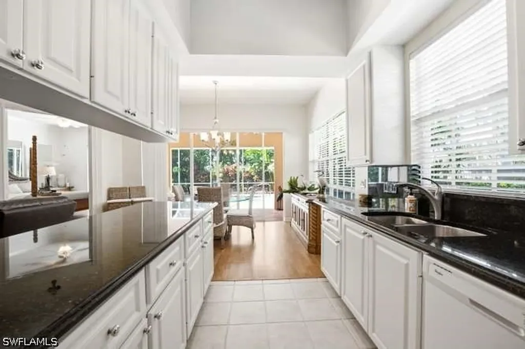 6000 Via Bella Court Naples FL 34109