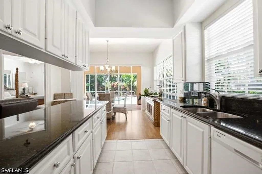 6000 Via Bella Court Naples FL 34109