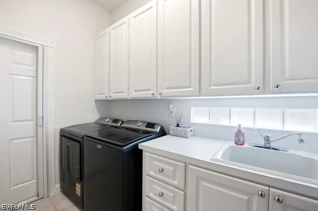 6000 Via Bella Court Naples FL 34109