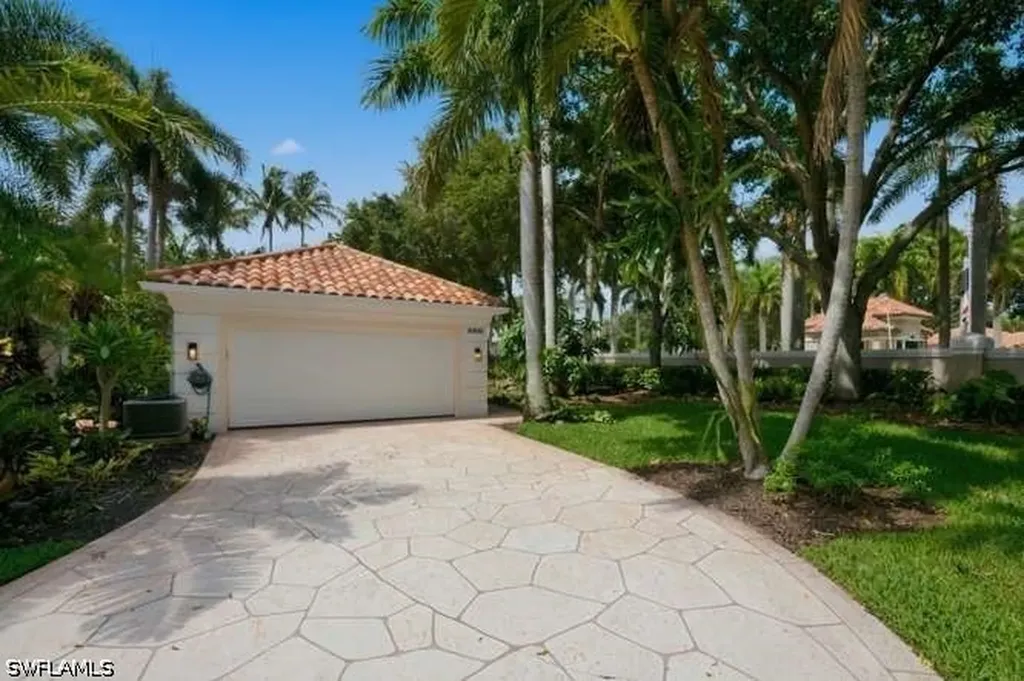 6000 Via Bella Court Naples FL 34109