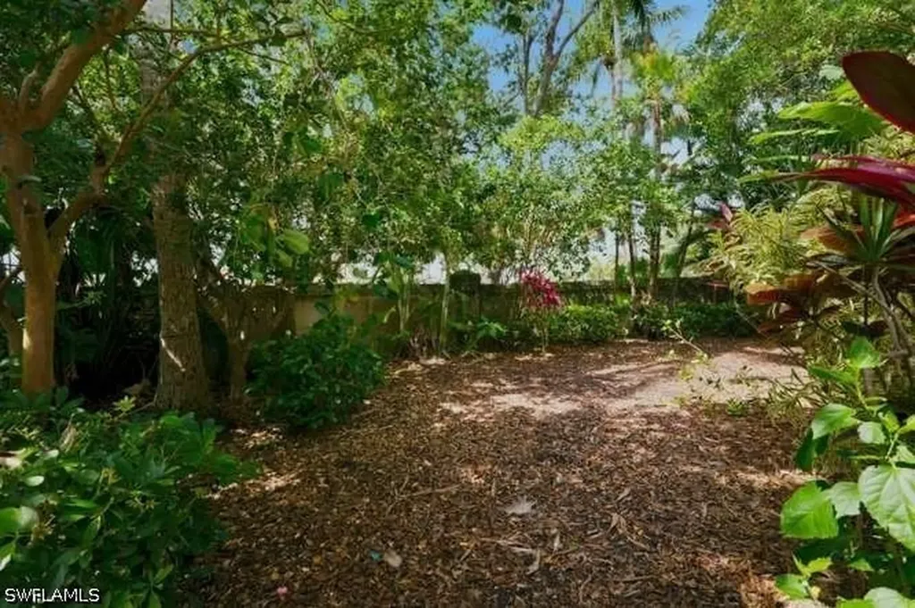 6000 Via Bella Court Naples FL 34109