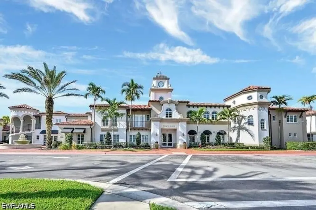 6000 Via Bella Court Naples FL 34109
