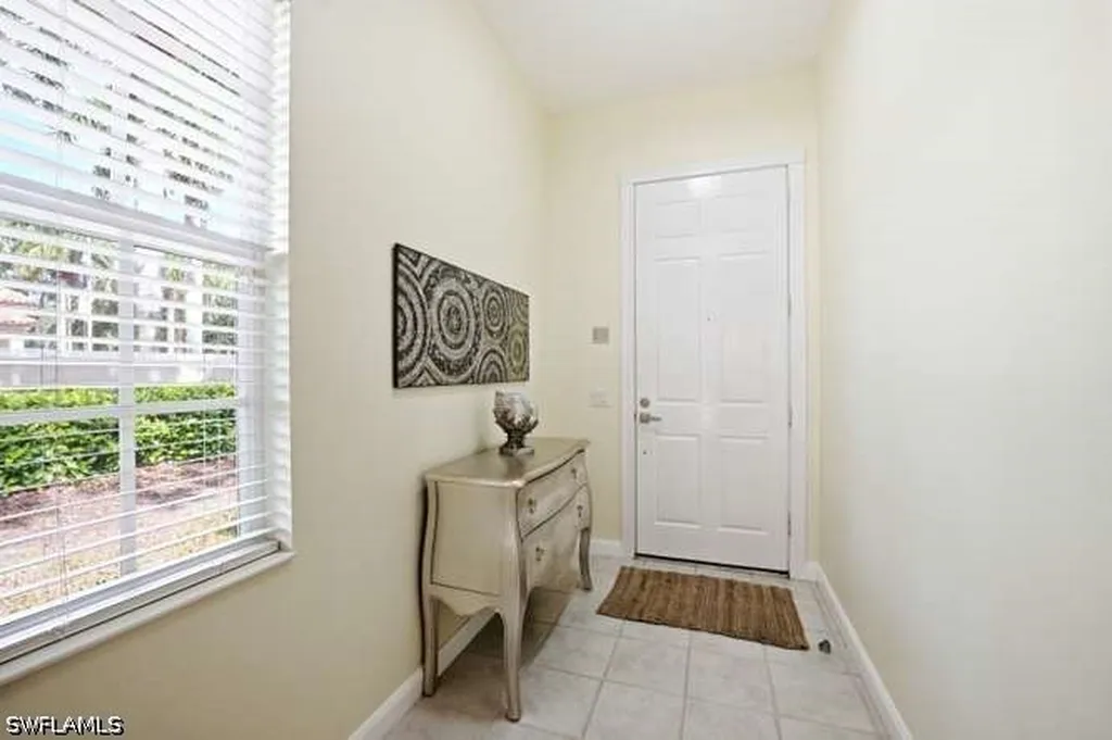 6000 Via Bella Court Naples FL 34109