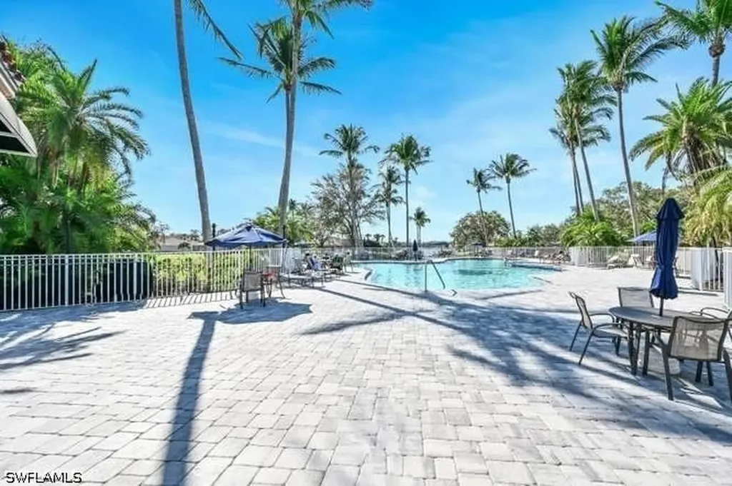 6000 Via Bella Court Naples FL 34109