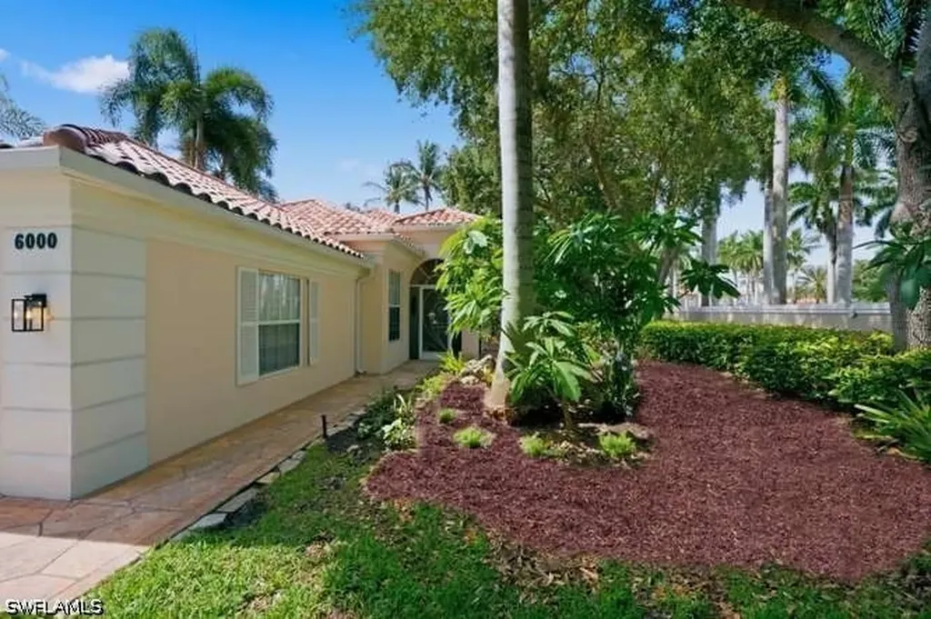 6000 Via Bella Court Naples FL 34109