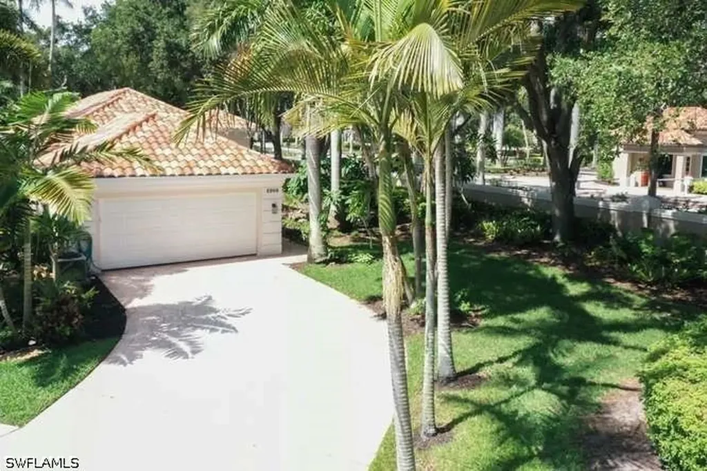 6000 Via Bella Court Naples FL 34109