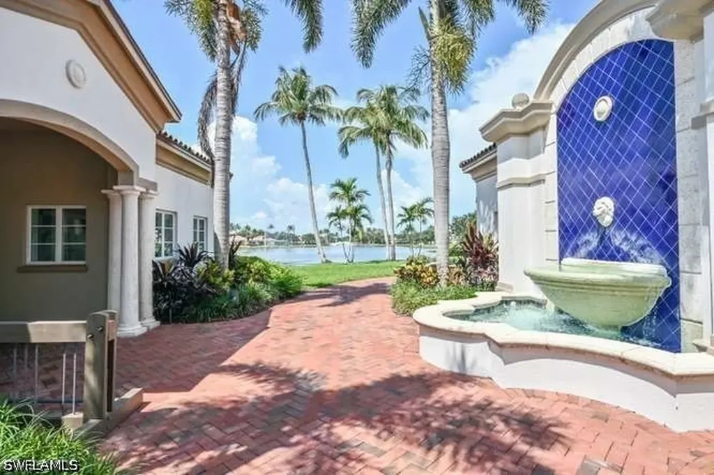 6000 Via Bella Court Naples FL 34109