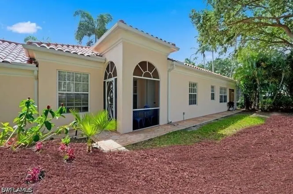 6000 Via Bella Court Naples FL 34109