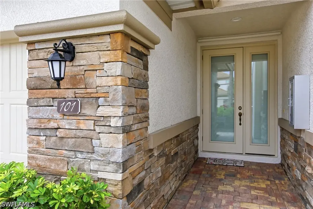 9204 Quartz Lane Naples FL 34120