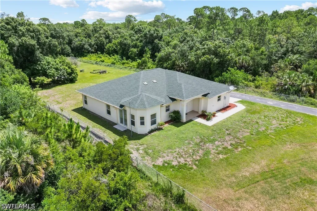 2495 62nd Avenue NE Naples FL 34120
