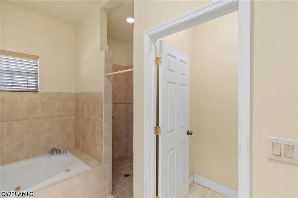 2495 62nd Avenue NE Naples FL 34120