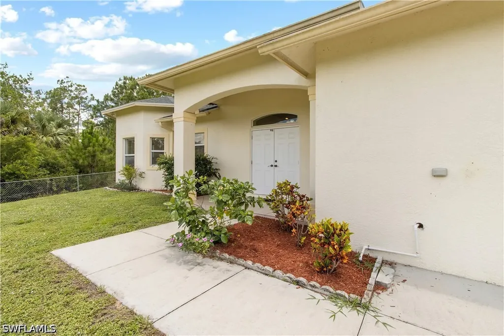 2495 62nd Avenue NE Naples FL 34120