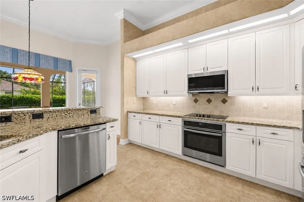 2027 Castle Garden Lane Naples FL 34110