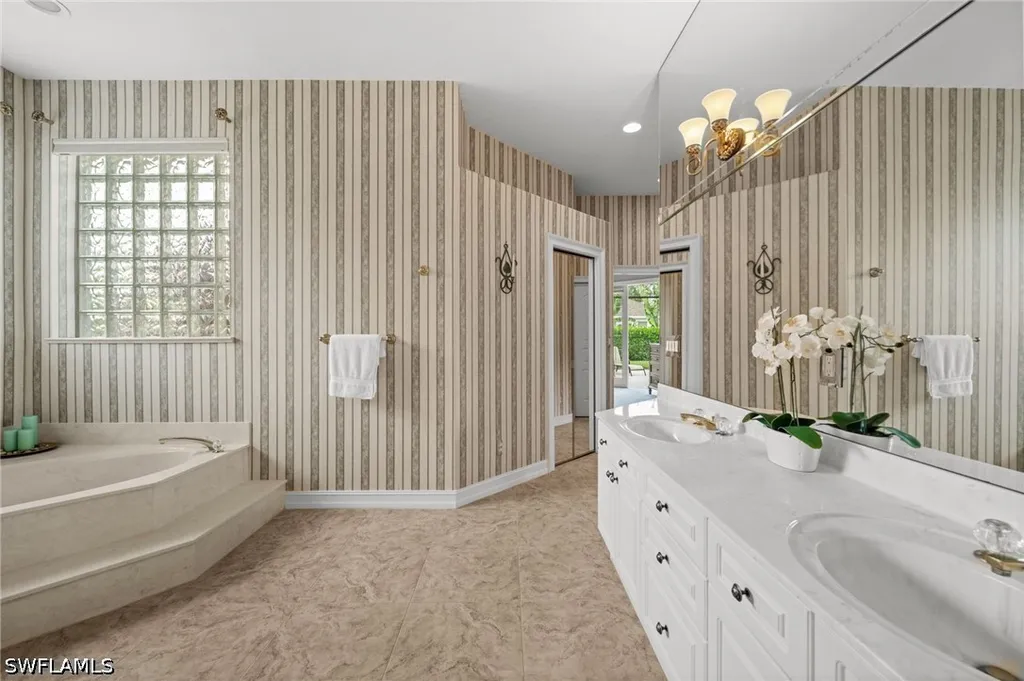 2027 Castle Garden Lane Naples FL 34110