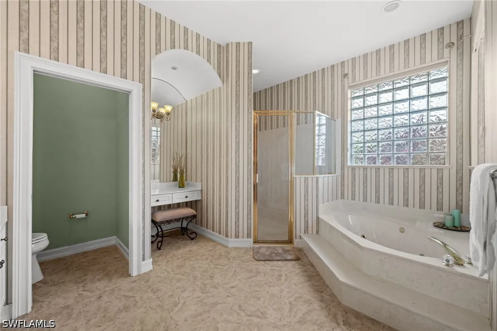 2027 Castle Garden Lane Naples FL 34110