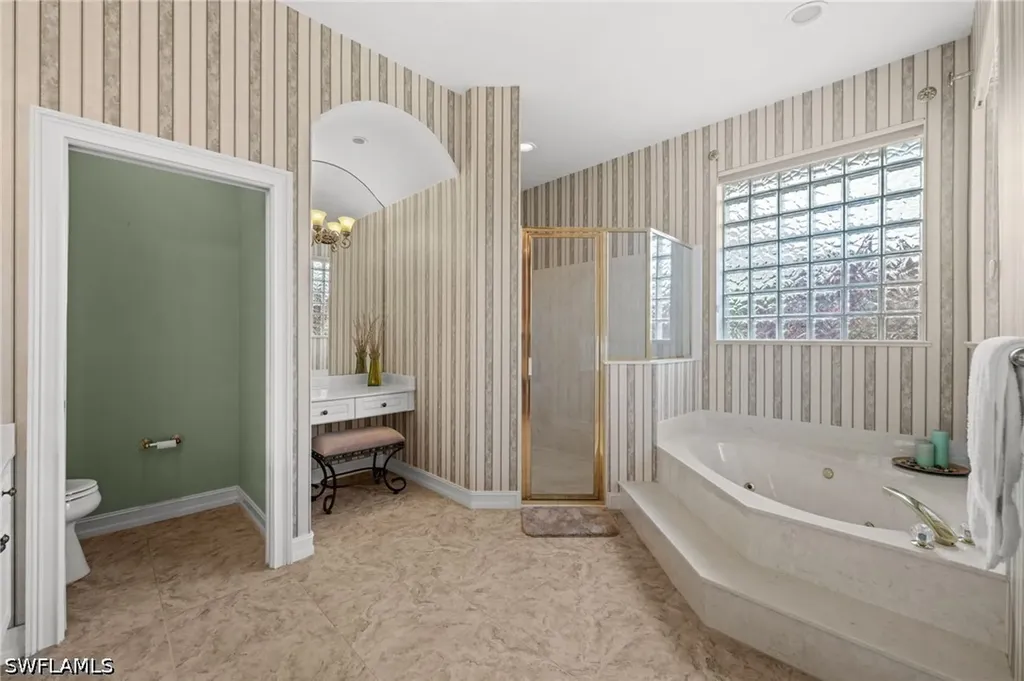 2027 Castle Garden Lane Naples FL 34110