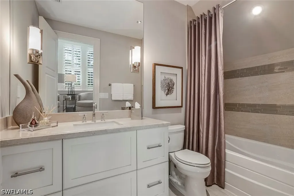 32 6th Street S Naples FL 34102