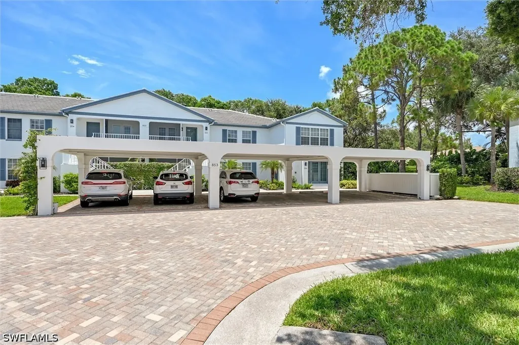 853 Tanbark Drive Naples FL 34108