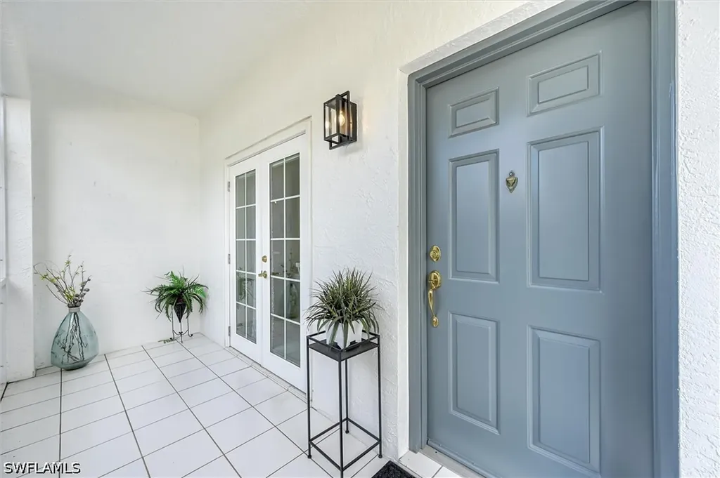 853 Tanbark Drive Naples FL 34108