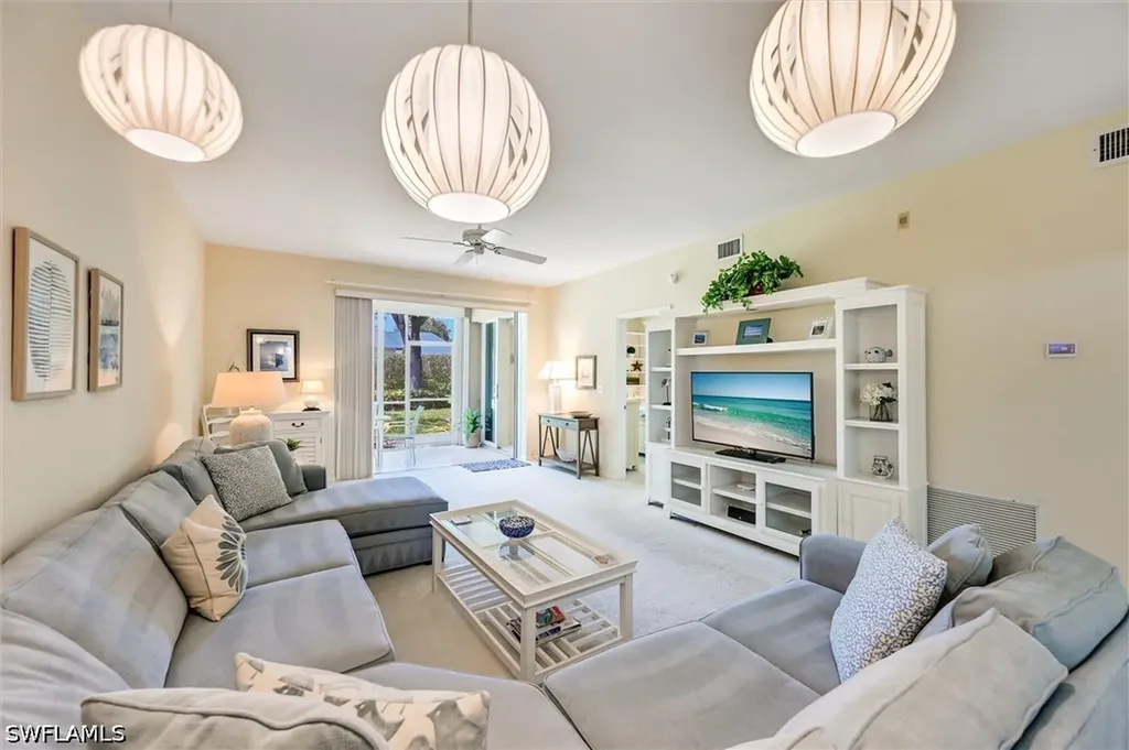 853 Tanbark Drive Naples FL 34108