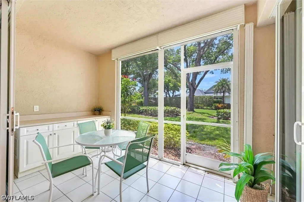 853 Tanbark Drive Naples FL 34108