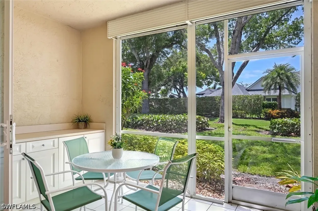 853 Tanbark Drive Naples FL 34108