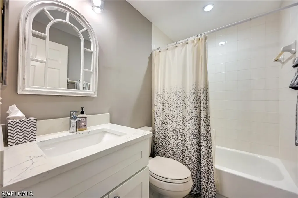 853 Tanbark Drive Naples FL 34108