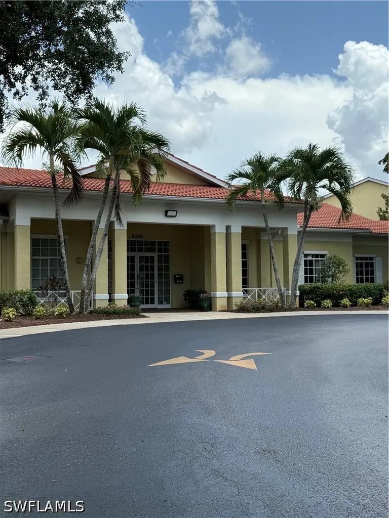 Naples FL, 8275 Key Royal Circle, Unit 1132