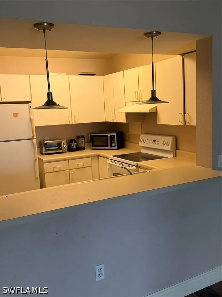 8275 Key Royal Circle Naples FL 34119